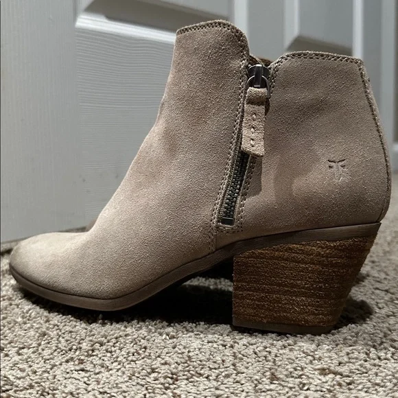 Frye Women's Cream Suede Ankle Booties - Picture 7 of 8